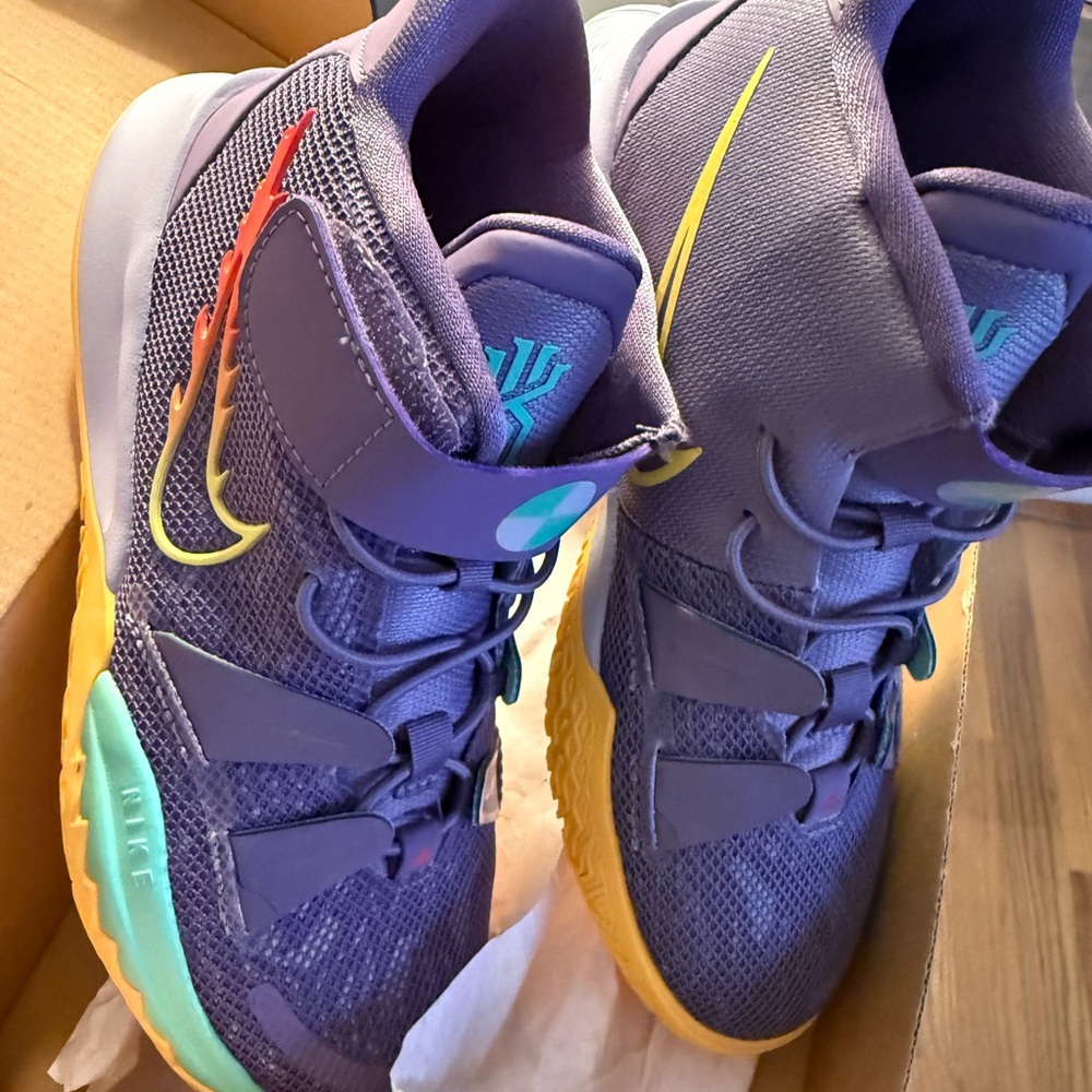 Nike Kyrie 7 Daybreak- size 3Y basketball Purple Sneakers Yellow Multicolor new